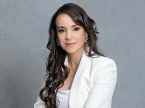 From Mass Events in Ecuador to Success in the USA: The Fascinating Journey of Lorena Peña Barcos