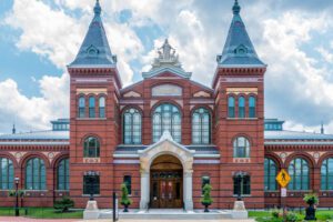 Smithsonian Gives Latino Museum a Historic Home on the National Mall, Bypassing a Congressional Fight 